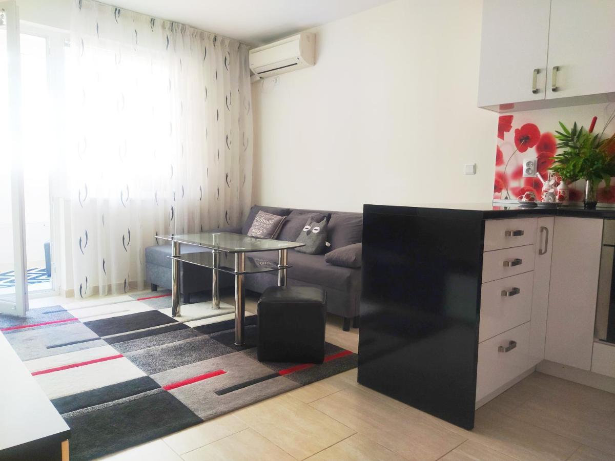 Modern Apartment In Burgas City Eksteriør billede